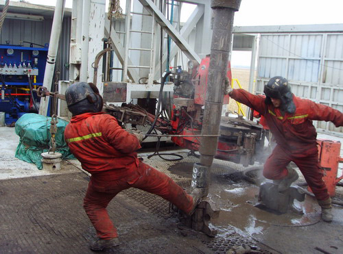 油基鉆井液消泡劑解決泡沫導(dǎo)致的問題