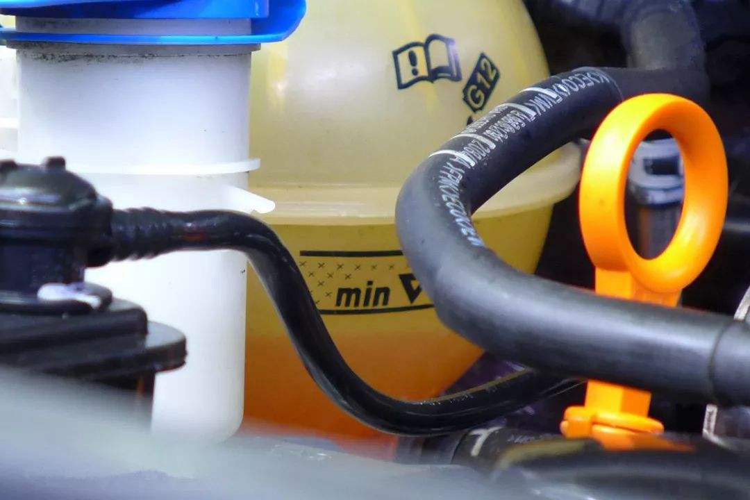 冷卻液專用消泡劑在金屬行業(yè)又起著怎樣的重要作用？