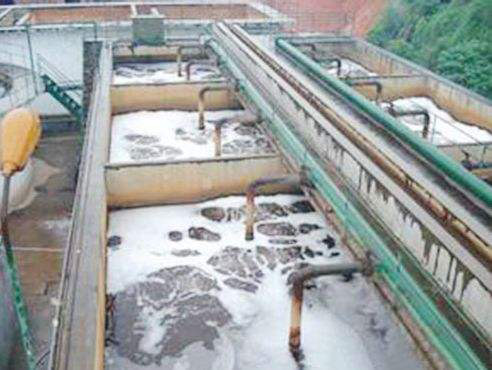 可怕！污水處理泡沫這么多，加點西安污水處理消泡劑！