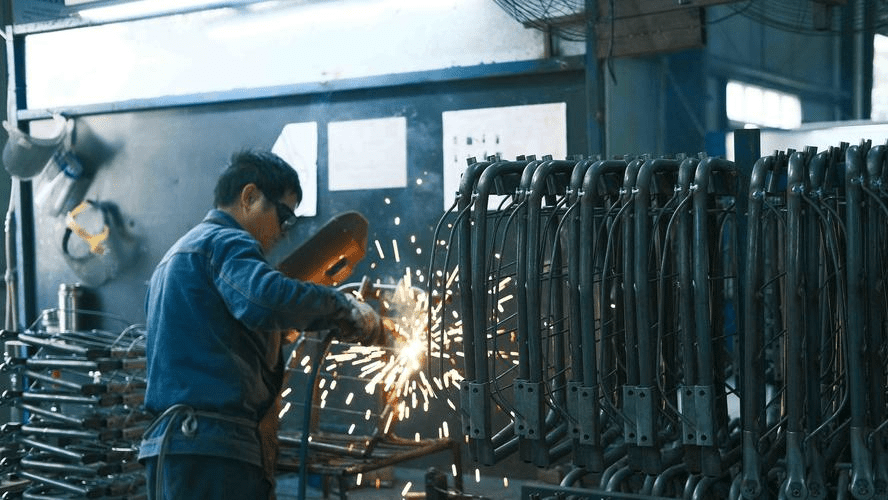 工業(yè)消泡劑：帶領(lǐng)工業(yè)生產(chǎn)進(jìn)入無泡時(shí)代