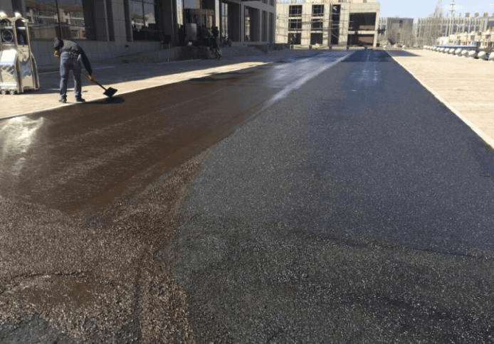 乳化瀝青消泡劑：解決泡沫難題，保障施工質量！