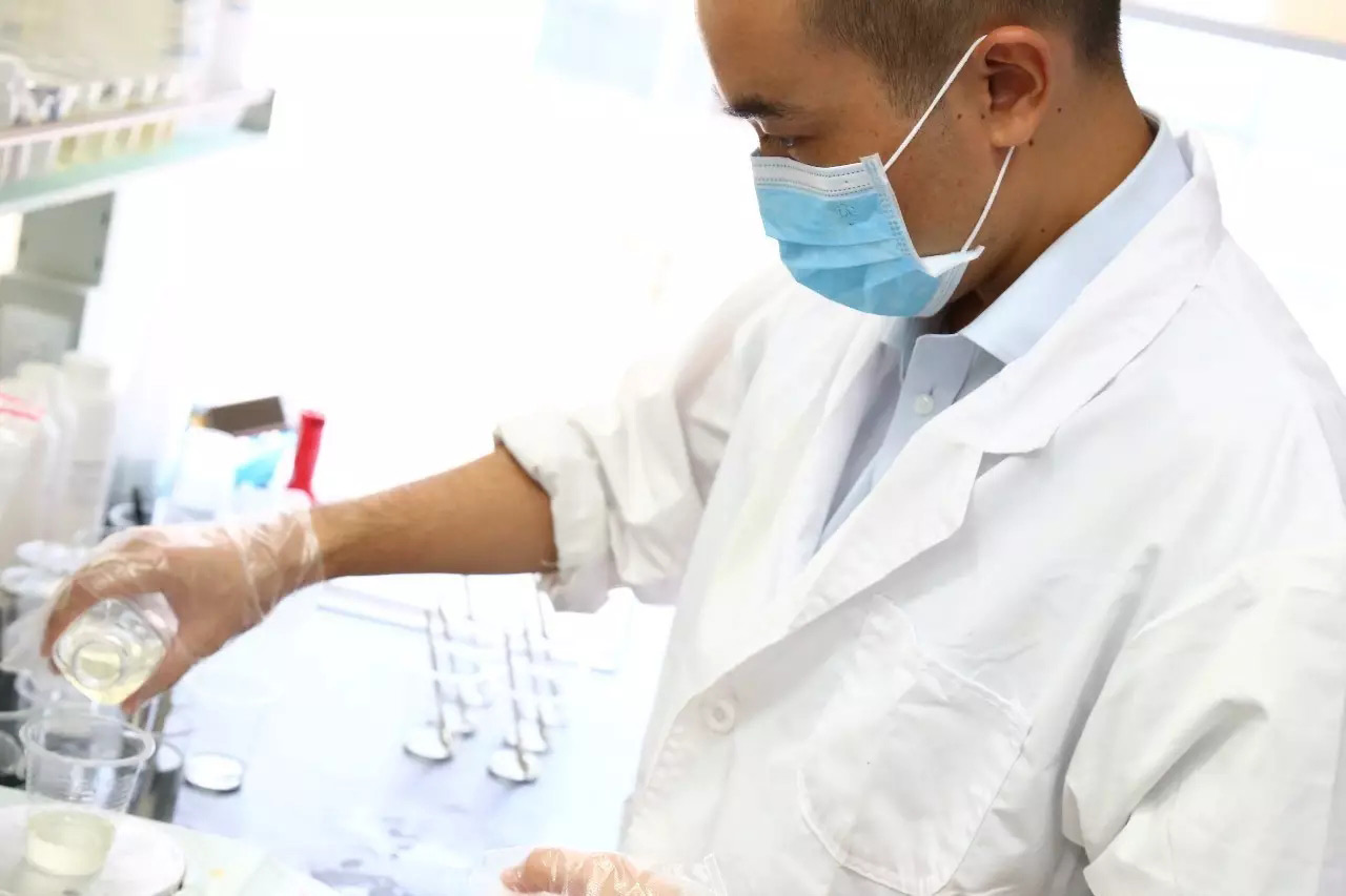 李工正在取樣 李工正在取樣